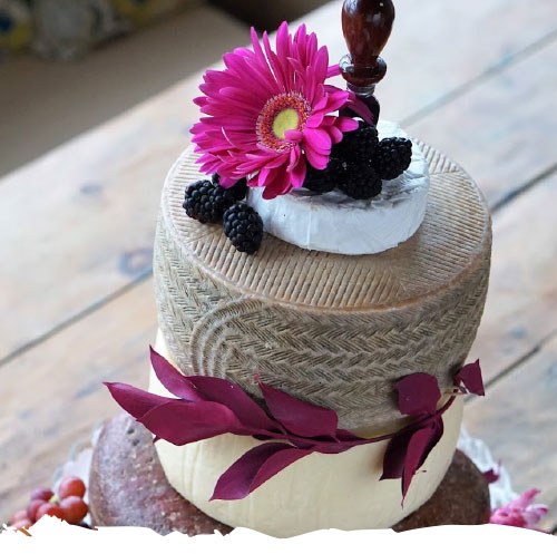 La-Fromagerie-Wedding-Thumbnail-Cheese-Wheel-Cakes